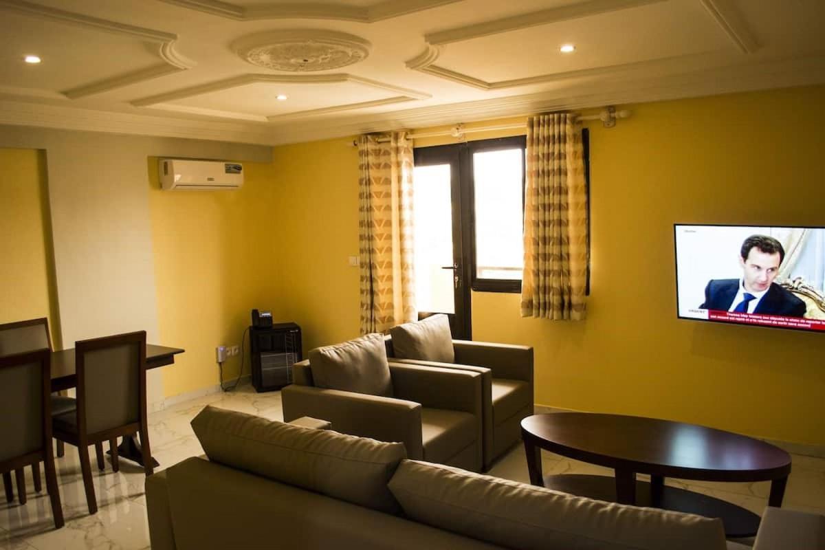 Hotel Jouvence International Yaounde Exterior photo