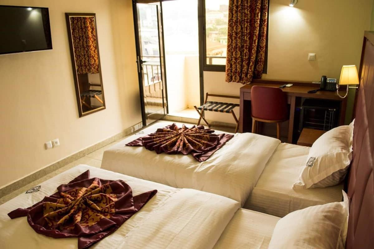 Hotel Jouvence International Yaounde Exterior photo