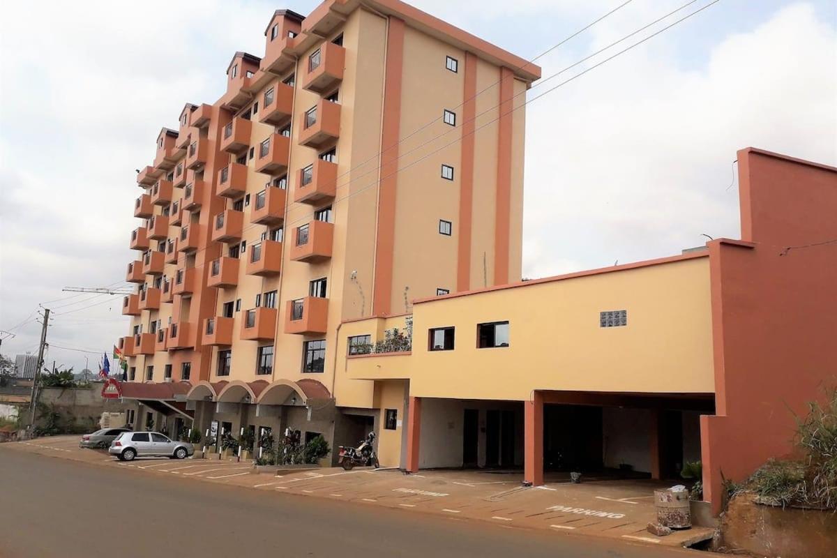 Hotel Jouvence International Yaounde Exterior photo