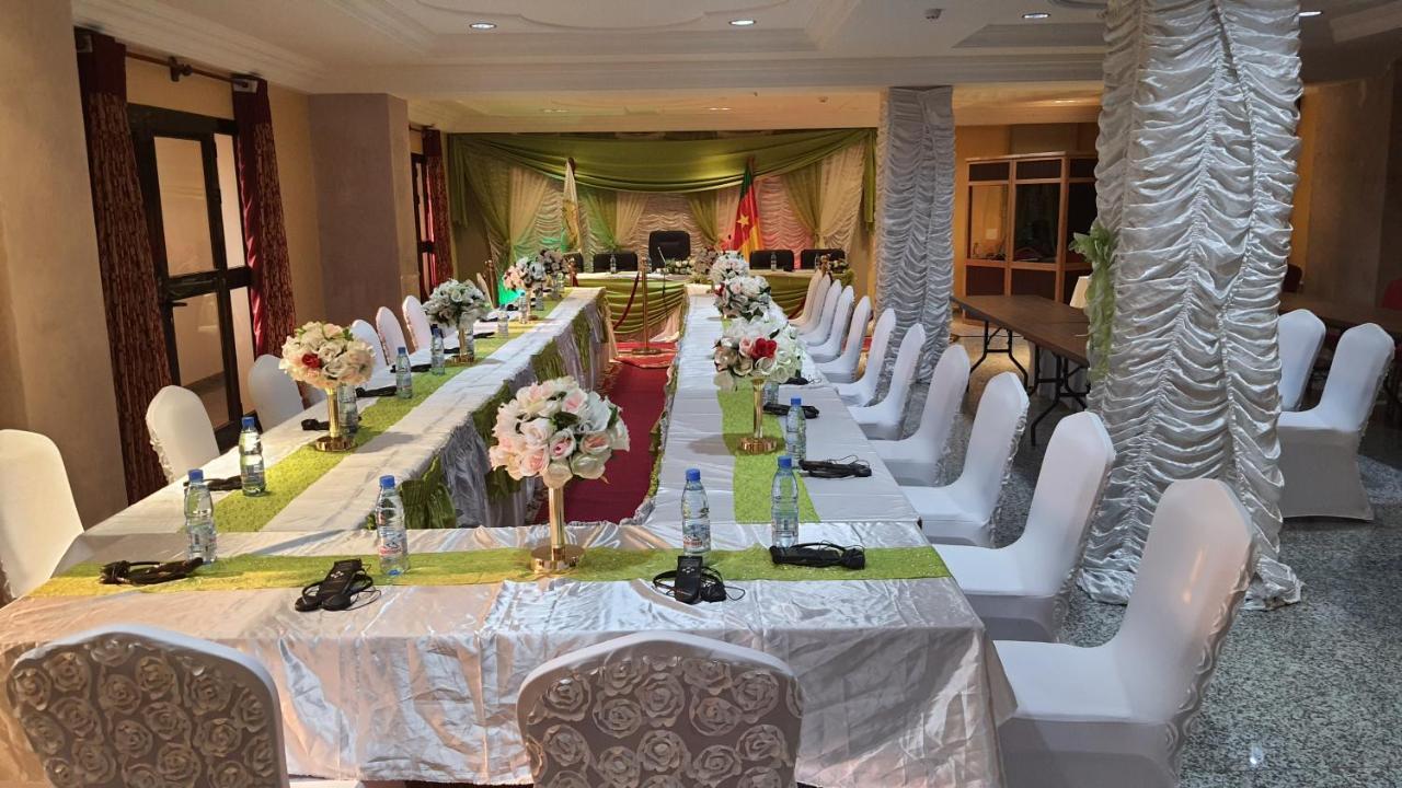 Hotel Jouvence International Yaounde Exterior photo